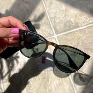 Ray-Ban ERIKA Sunglasses